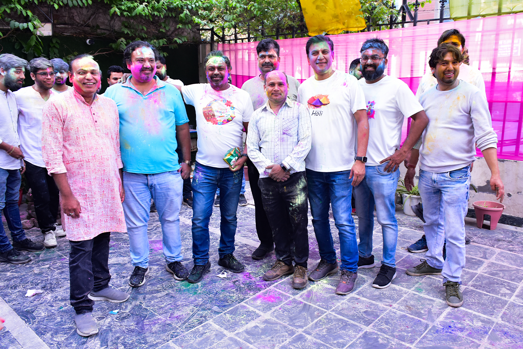 HOLI8